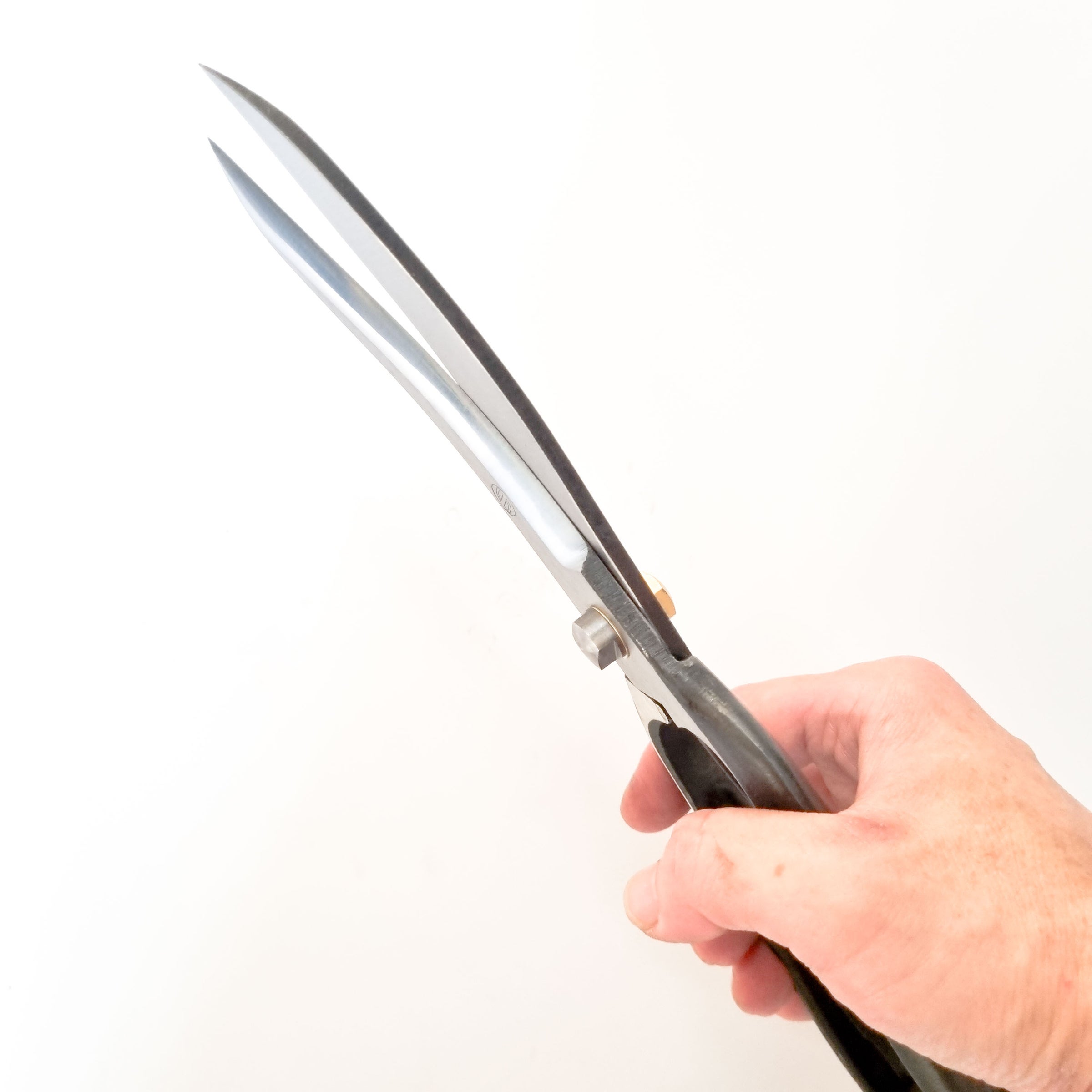 鐵地　十手　兜割　蝶象嵌 Yamakawa Seikyojo Curved Topiary Shears 270mm | Carbon Steel